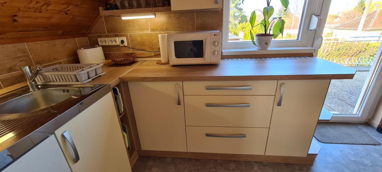 Hajas Familia Kiado Szobak Balatonmáriafürdő Buitenkant foto