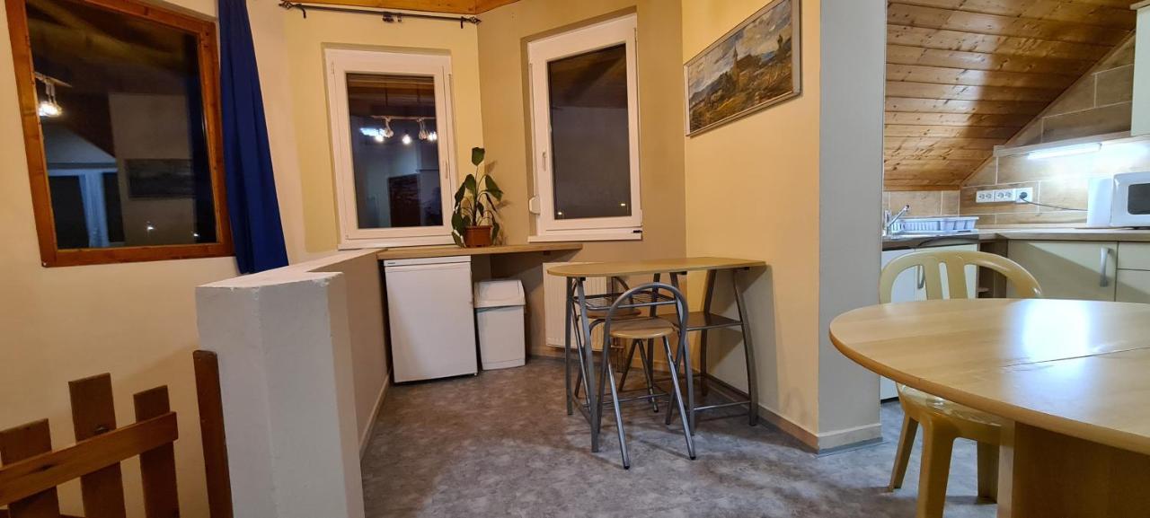 Hajas Familia Kiado Szobak Balatonmáriafürdő Buitenkant foto