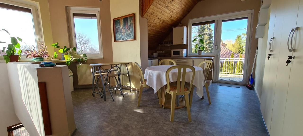 Hajas Familia Kiado Szobak Balatonmáriafürdő Buitenkant foto