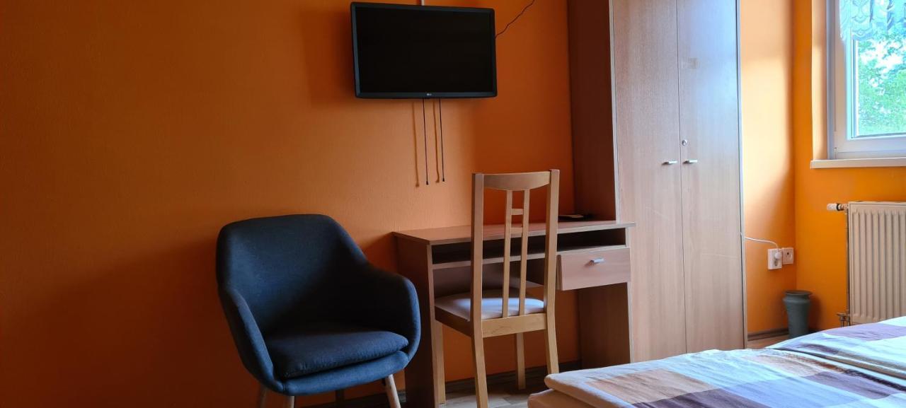 Hajas Familia Kiado Szobak Balatonmáriafürdő Buitenkant foto