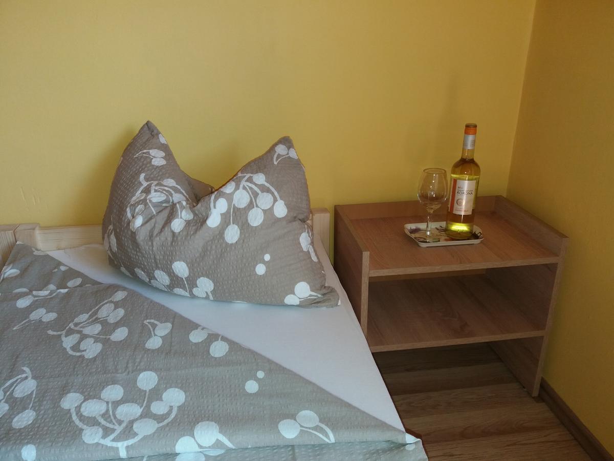 Hajas Familia Kiado Szobak Balatonmáriafürdő Buitenkant foto